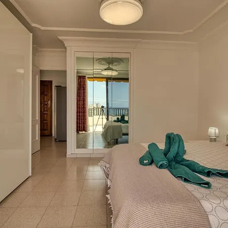 شقة Lovely 2-bed & Jacuzzi Terrace & Pool Playa Feñabe