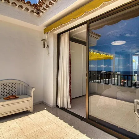 شقة Lovely 2-bed & Jacuzzi Terrace & Pool