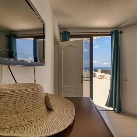 شقة Lovely 2-bed & Jacuzzi Terrace & Pool