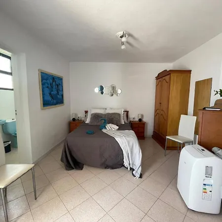 - Sleeps 4 - Jacuzzi - Terrace - Pool *