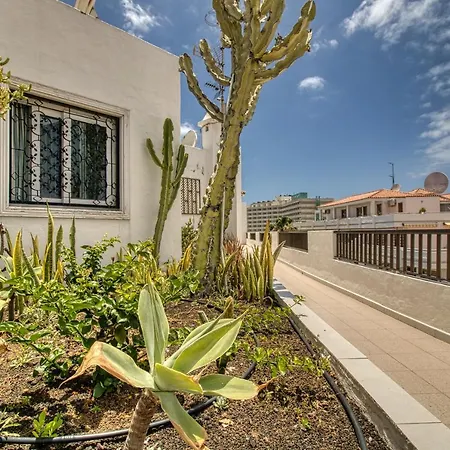 Lovely 2-bed & Jacuzzi Terrace & Pool *