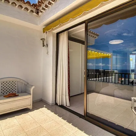 Lovely 2-bed & Jacuzzi Terrace & Pool *