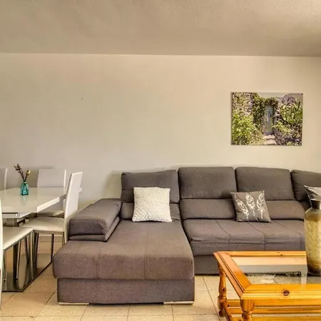 - Sleeps 4 - Jacuzzi - Terrace - Pool * アデヘ