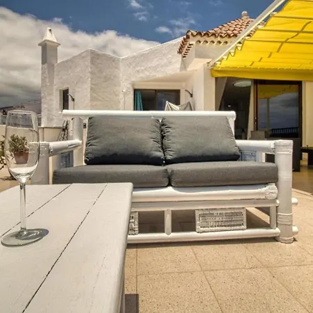 - Sleeps 4 - Jacuzzi - Terrace - Pool * アデヘ