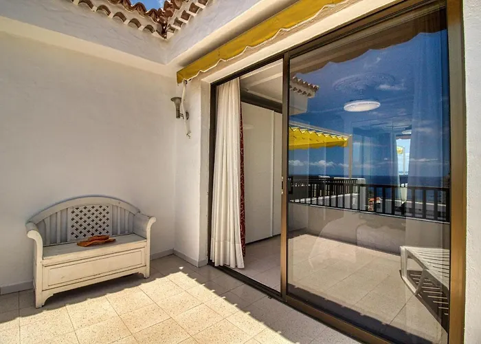 - Sleeps 4 - Jacuzzi - Terrace - Pool *