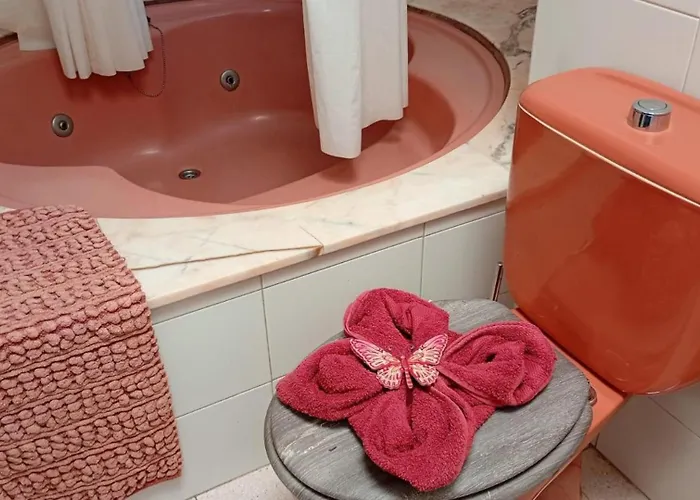 Appartamento - Sleeps 4 - Jacuzzi - Terrace - Pool *